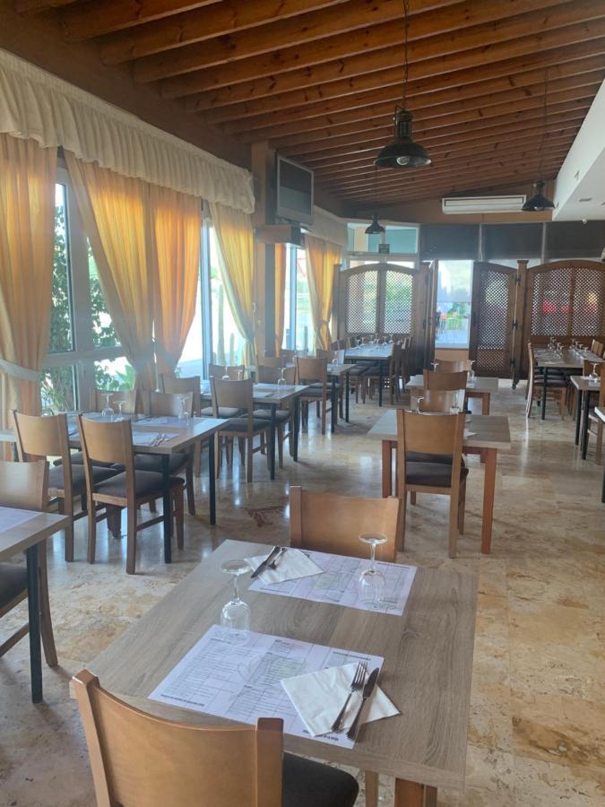 كهوف المنصورة Hostal El Perejil المظهر الخارجي الصورة